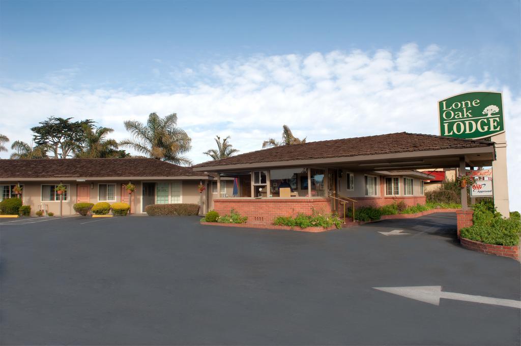 Lone Oak Motel Monterrey